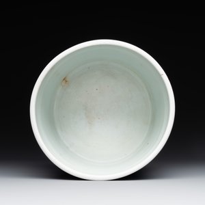 A large Chinese blue, white, celadon and copper-red brush pot on a later gilt bronze foot, 'bitong', Kangxi — 照片 6
