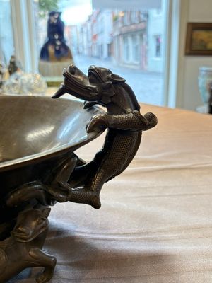 A large Chinese bronze basin with chilong handles, Qianlong mark, 20th C. — photo 14