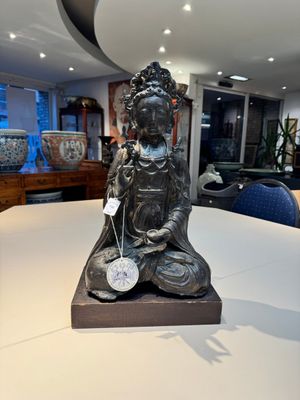 A large Chinese bronze Bodhisattva on wooden stand, Ming — photo 1