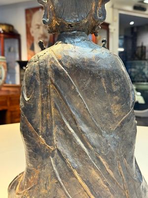 A large Chinese bronze Bodhisattva on wooden stand, Ming — photo 12