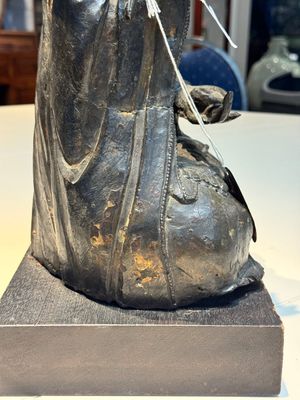 A large Chinese bronze Bodhisattva on wooden stand, Ming — photo 16