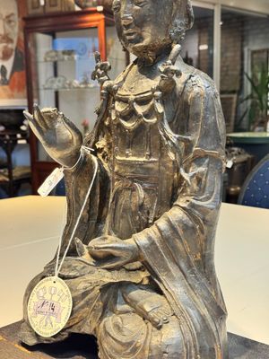 A large Chinese bronze Bodhisattva on wooden stand, Ming — photo 6