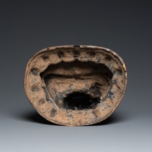 A large Chinese bronze Buddha with traces of gilding, Kangxi mark, Qing — 照片 8