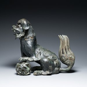 A large Chinese bronze 'Buddhist lion' censer, Ming — 照片 2