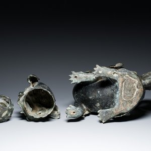 A large Chinese bronze 'Buddhist lion' censer, Ming — 照片 7