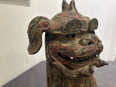 A large Chinese bronze Buddhist lion censer, probably Ming — 照片 9
