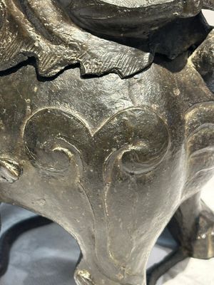 A large Chinese bronze censer and cover in the shape of a luduan, Ming — photo 13