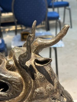 A large Chinese bronze censer and cover in the shape of a luduan, Ming — photo 6