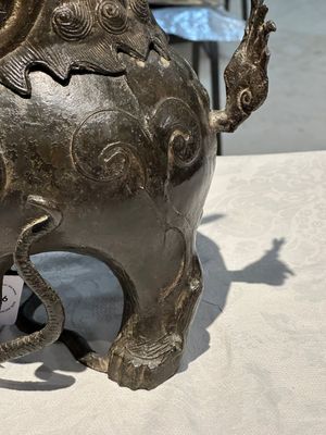 A large Chinese bronze censer and cover in the shape of a luduan, Ming — photo 9