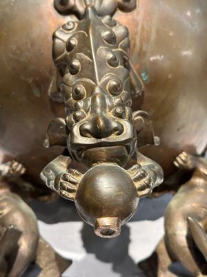 A large Chinese bronze censer and cover on stand decorated with six lions, 19th C. — photo 8