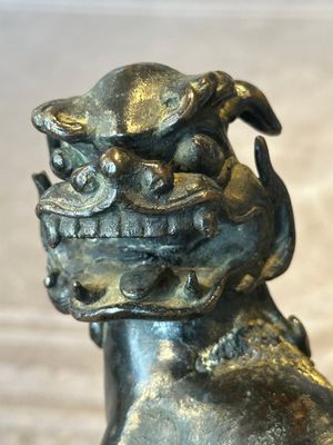 A large Chinese bronze censer and cover with a Buddhist lion, Ming — foto 16