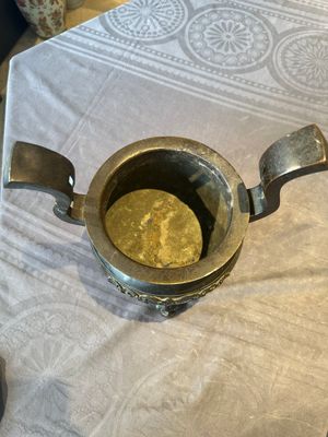 A large Chinese bronze censer and cover with a Buddhist lion, Ming — foto 17
