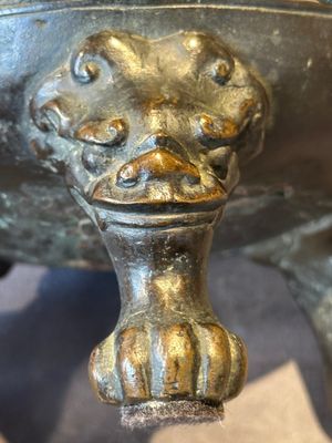 A large Chinese bronze censer and cover with a Buddhist lion, Ming — foto 22