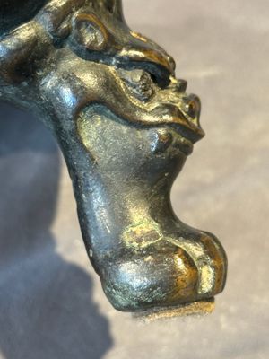 A large Chinese bronze censer and cover with a Buddhist lion, Ming — foto 28