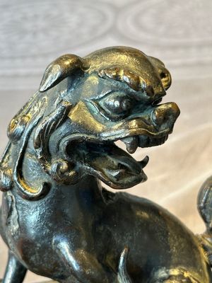 A large Chinese bronze censer and cover with a Buddhist lion, Ming — foto 5