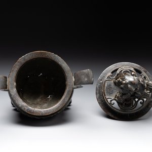 A large Chinese bronze censer and cover with a Buddhist lion, Ming — foto 4