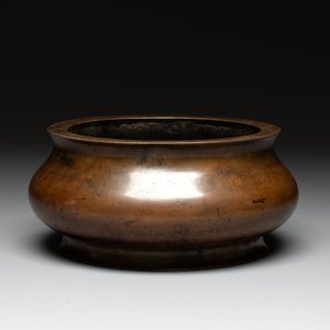 A large Chinese bronze censer, Xuande mark, 17/18th C. — photo 1