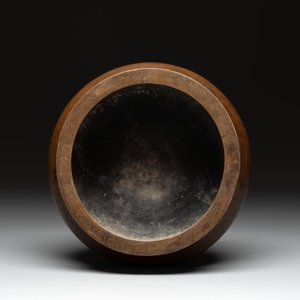 A large Chinese bronze censer, Xuande mark, 17/18th C. — photo 4