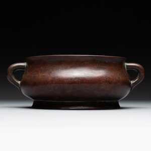 A large Chinese bronze censer, Xuande mark, Ming — photo 4
