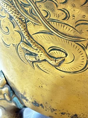 A large Chinese bronze 'Dragon' tripod censer, 19th C. — foto 18