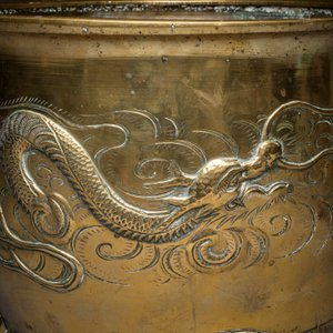 A large Chinese bronze 'Dragon' tripod censer, 19th C. — foto 6