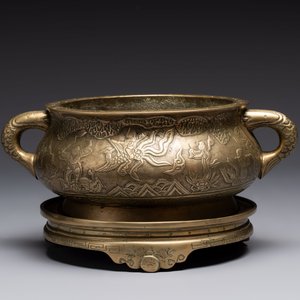 A large Chinese bronze 'Eight Immortals' censer and stand, Xuande mark, 19th C. — photo 3