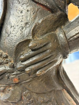 A large Chinese bronze figure of Weituo — foto 20