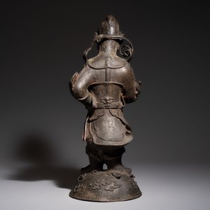 A large Chinese bronze figure of Weituo — foto 4