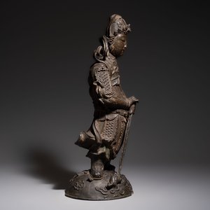 A large Chinese bronze figure of Weituo — foto 5