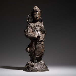 A large Chinese bronze figure of Weituo — foto 1