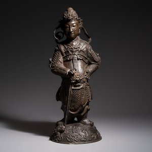 A large Chinese bronze figure of Weituo — foto 2