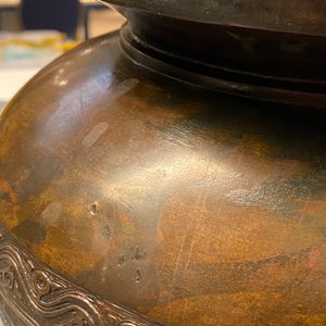 A large Chinese bronze 'Gui' vessel on hardwood stand, Yuan — 照片 20