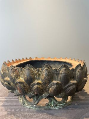 A large Chinese bronze lotus throne, Ming — photo 12