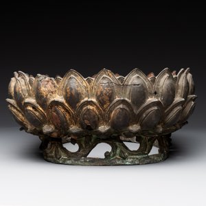 A large Chinese bronze lotus throne, Ming — photo 3