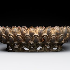 A large Chinese bronze lotus throne, Ming — photo 4