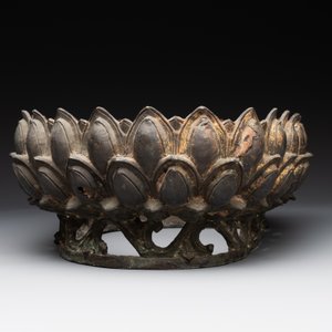 A large Chinese bronze lotus throne, Ming — photo 5