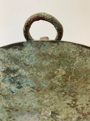 A large Chinese bronze mirror with turquoise and gold or gilt silver inlays, Warring States Period — 照片 5