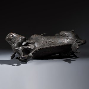 A large Chinese bronze 'Qilin' incense burner — photo 6