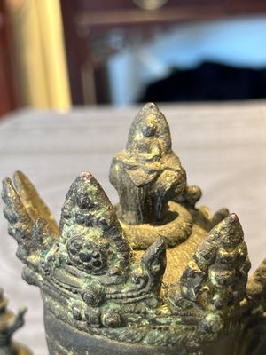 A large Chinese bronze sculpture of Bodhisattva on a lotus throne, Ming — 照片 17