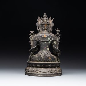 A large Chinese bronze sculpture of Bodhisattva on a lotus throne, Ming — 照片 8