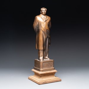 A large Chinese bronze standing figure of Mao Zedong, Yunnan, dated August 1, 1969 — photo 1