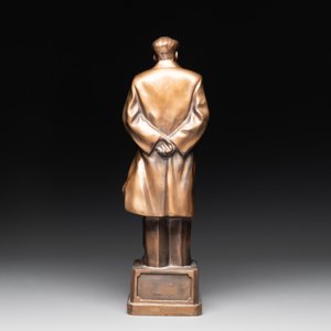A large Chinese bronze standing figure of Mao Zedong, Yunnan, dated August 1, 1969 — photo 4
