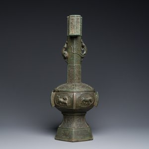 A large Chinese bronze 'touhu' or arrow vase, Yuan — photo 2