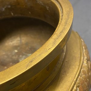 A large Chinese bronze tripod censer, 19/20th C. — photo 17