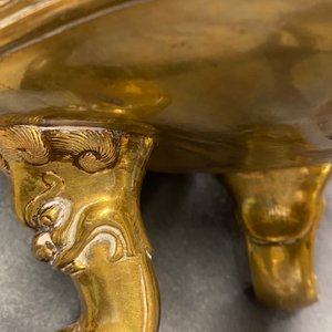 A large Chinese bronze tripod censer, 19/20th C. — photo 10