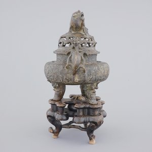 A large Chinese bronze tripod censer on stand, 17/18th C. — 照片 4