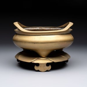 A large Chinese bronze tripod censer on stand, Wu Chen Mi Sheng Tang 戊辰米生堂 mark, dated 1868 — 照片 1