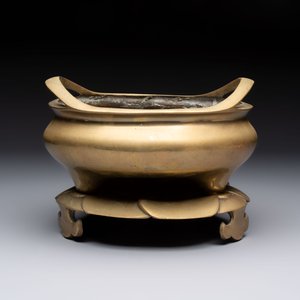 A large Chinese bronze tripod censer on stand, Wu Chen Mi Sheng Tang 戊辰米生堂 mark, dated 1868 — 照片 3