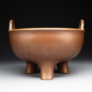 A large Chinese bronze tripod censer with two handles, 19th C. — photo 2