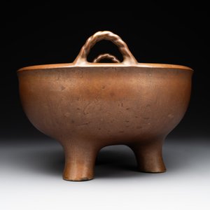 A large Chinese bronze tripod censer with two handles, 19th C. — photo 3